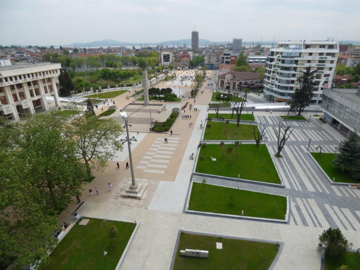 Avelov Art Apartment Бургас Экстерьер фото