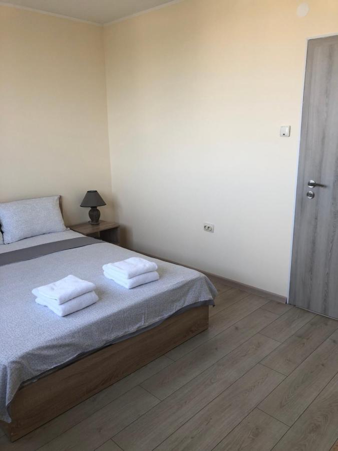 Avelov Art Apartment Бургас Экстерьер фото