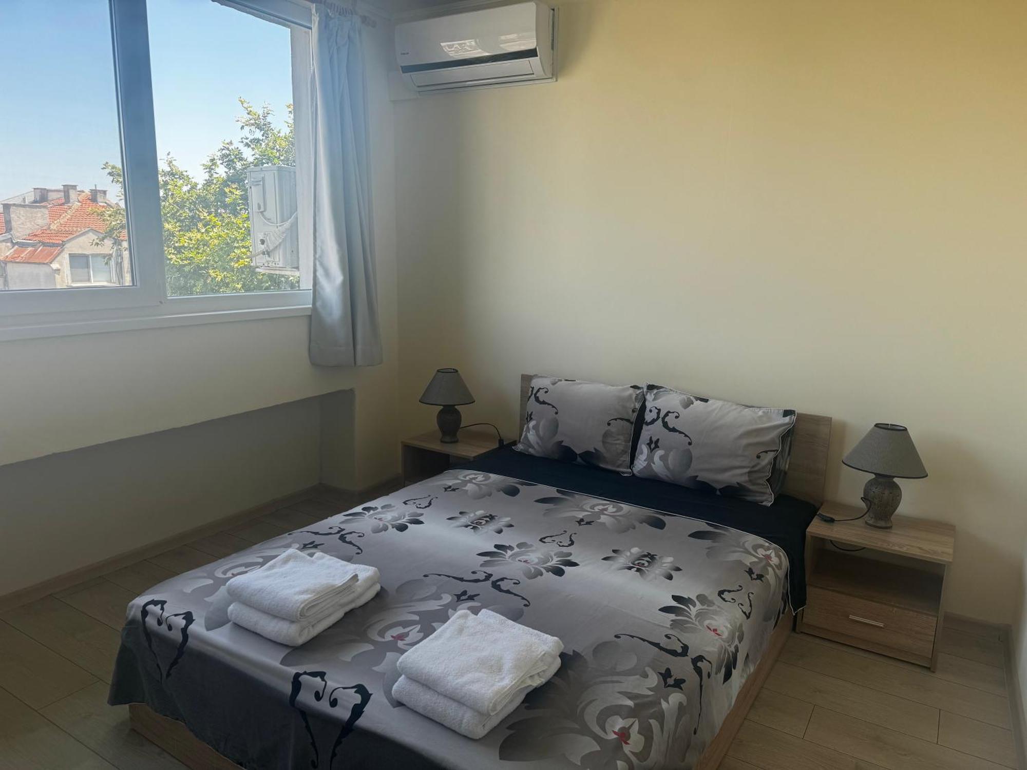 Avelov Art Apartment Бургас Экстерьер фото